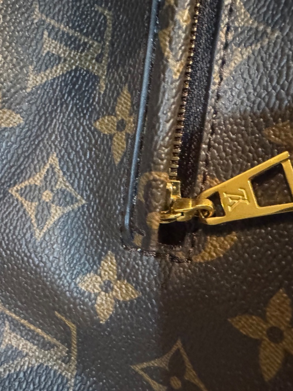 LOUIS VUITTON Monogram Montsouris PM - Picture 6 of 10